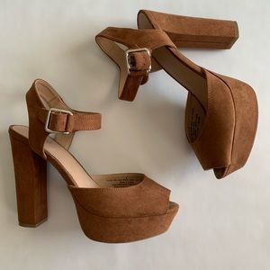 Tan Platform Mossimo Heels size 9